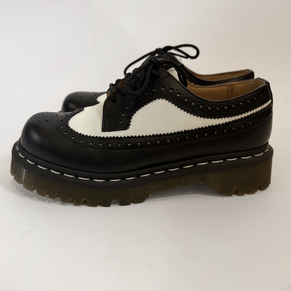 Dr. Martens 3989 Bex Smooth Leather Brogue Shoes Black and White Wingtip Shoes - Picture 3 of 12